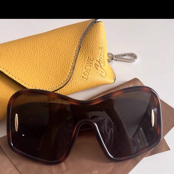 Loewe Accessories - Loewe Tortoise Shell Sunglasses with Mustard Case